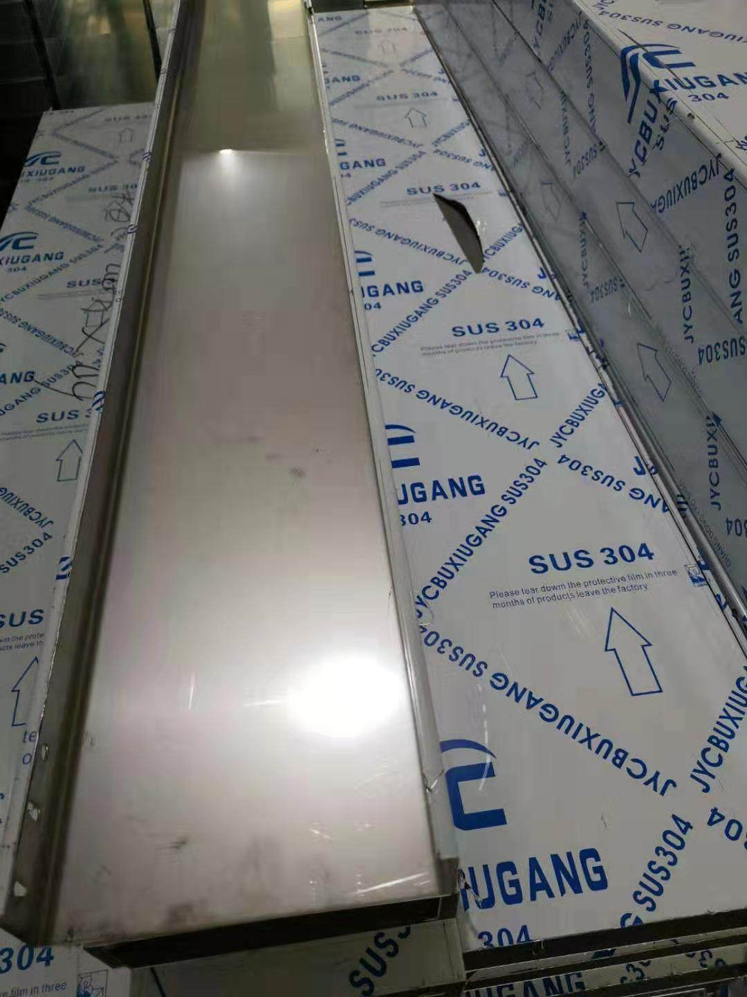 万洲 不锈钢桥架线槽 200*100 梯式不锈钢线槽桥架100*200