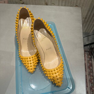 cl黄色铆钉红底高跟鞋 36码