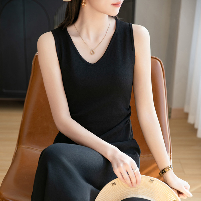 高端设计感大码连衣裙女黑白条纹中长款无袖宽松V领冰丝针织A字裙