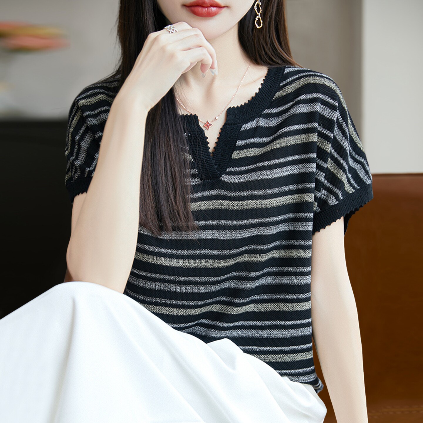 V领条纹针织短袖t恤女夏季薄款冰丝针织衫大码女装上衣