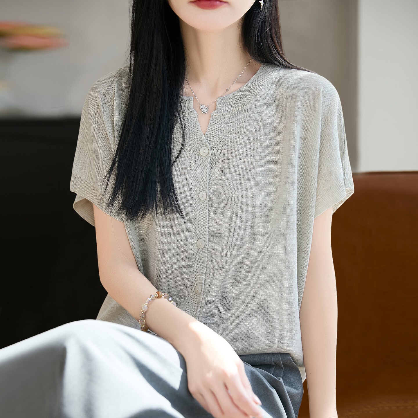 V领纽扣针织短袖t恤女夏季薄款冰丝针织衫大码女装上衣
