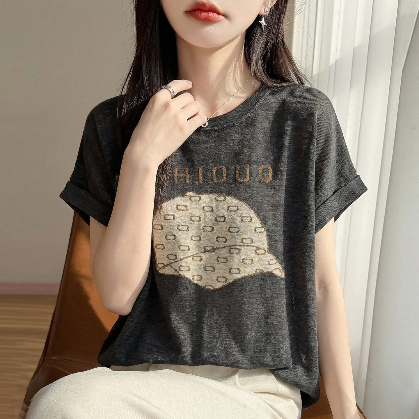 新款时尚帽子印花短袖t恤女夏季薄款冰丝针织衫大码女装上衣
