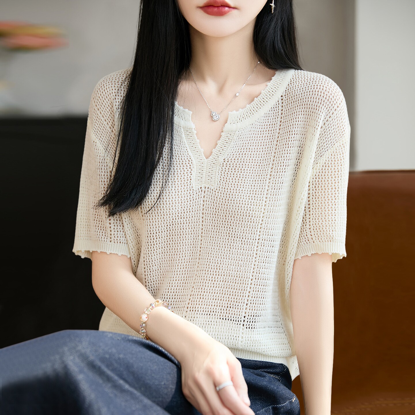 拉夏贝尔 V领镂空针织短袖t恤女夏季薄款冰丝针织衫大码女装上衣