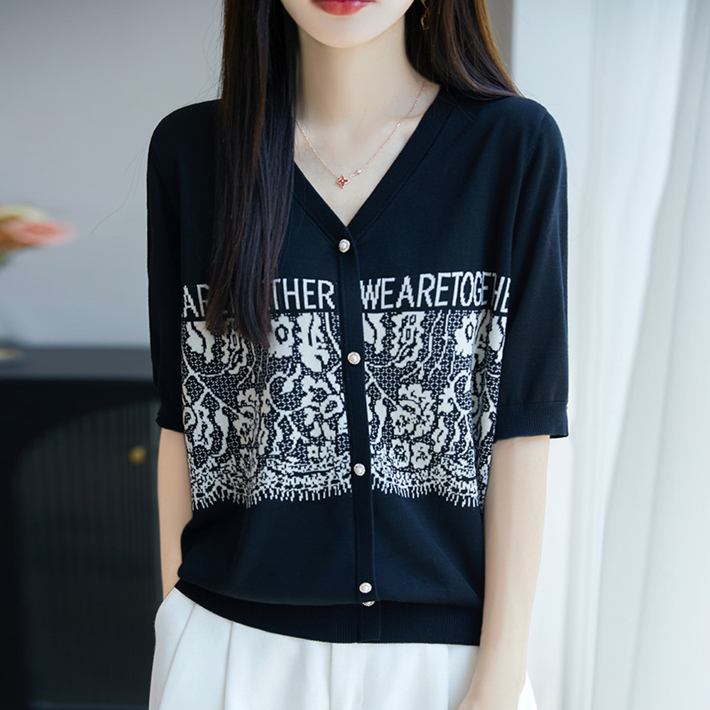 拉夏贝尔 V领提花针织短袖t恤女夏季薄款冰丝针织衫大码女装上衣