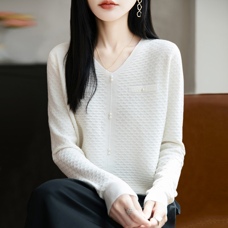 早秋V领提花钉珠针织打底衫女新款春秋洋气大码女装毛衣上衣