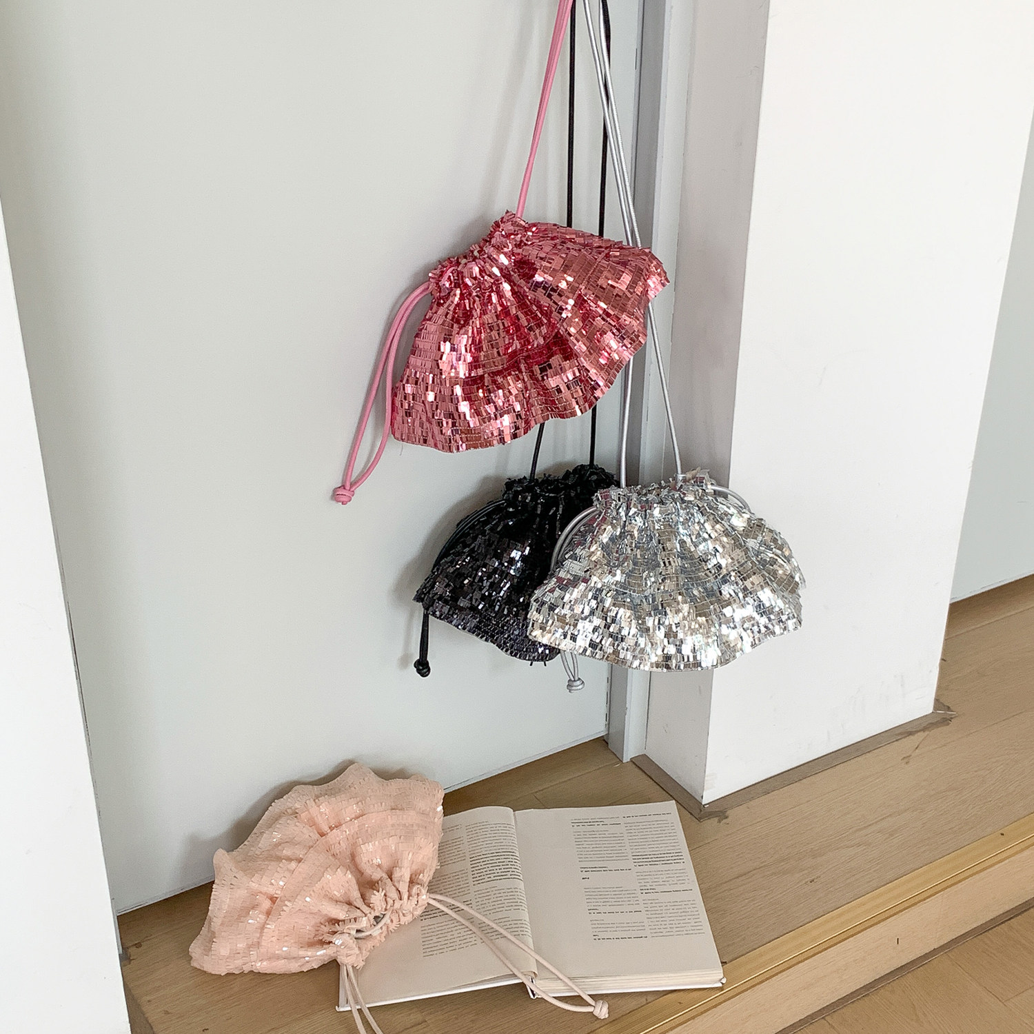 EMORRIN韩版新款个性时髦亮片水桶包小众设计时尚百搭单肩斜挎包,箱包皮具/热销女包/男包,水桶包,淘宝优惠券,粉丝福利购,淘宝优惠卷