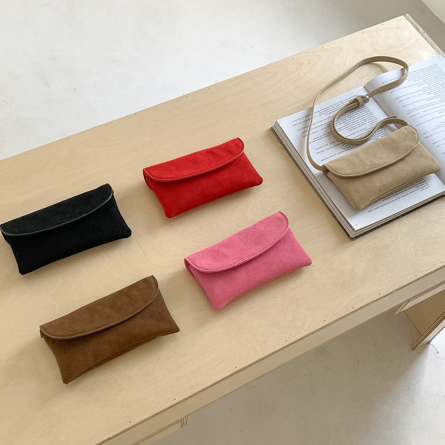 EMORRIN复古小众麂皮绒翻盖单肩斜挎包百搭时尚高级感零钱包卡包,箱包皮具/热销女包/男包,小方包,淘宝优惠券,粉丝福利购,淘宝优惠卷