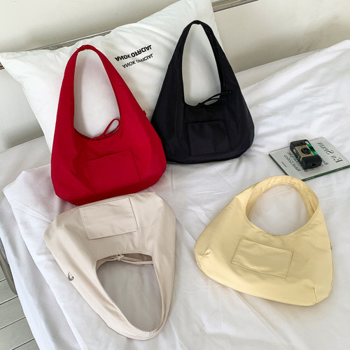 2026新款小众纯色时尚通勤腋下包