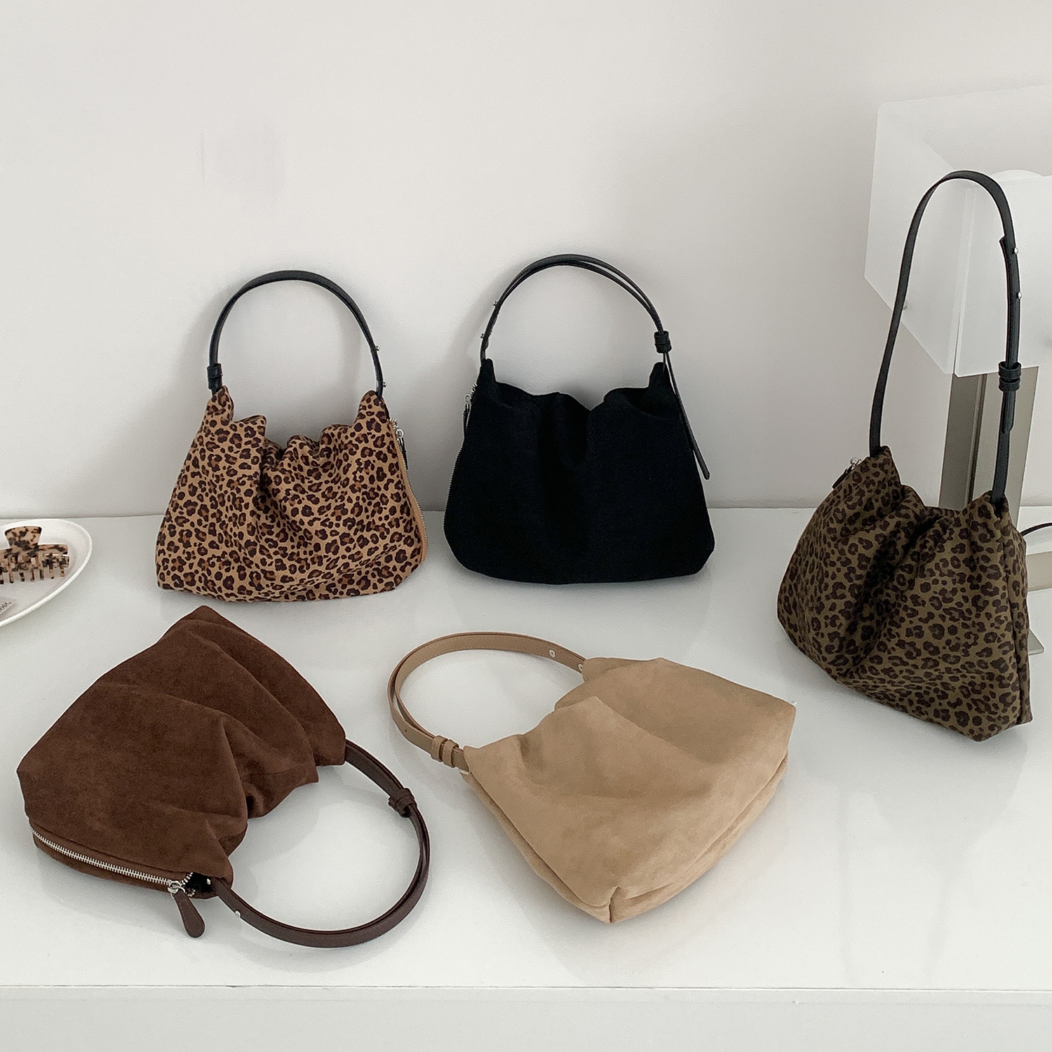 EMORRIN秋冬小众麂皮绒褶皱豹纹腋下包百搭休闲高级感单肩手提包