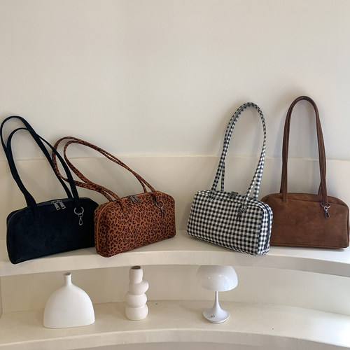 2025秋冬新款时尚百搭波士顿包女