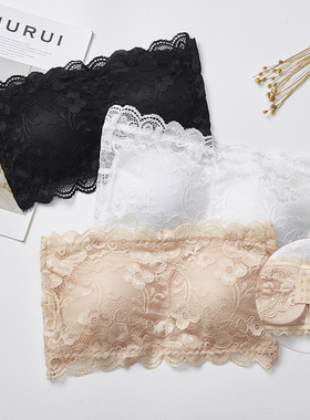 Wrapped in lace and sexy with a strapless bra 蕾丝抹胸性感