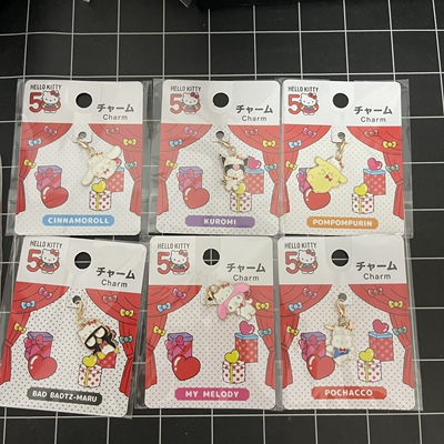 日本限定三丽鸥hello kitty50周年人物挂件吊坠金属拉链扣龙虾扣