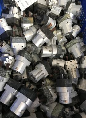 SMC 气爪两爪手指气缸MHQJ216D，带防尘套气爪成色一般气好