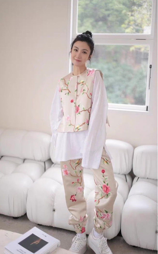 scc小壁虎壁虎服饰2022年秋冬新款国潮中国风真丝刺绣女士唐装