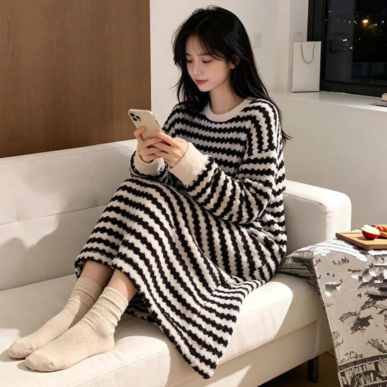 珊瑚绒睡裙女款秋冬季加绒加厚法兰绒冬天可外穿条纹睡衣女家居服