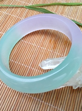 天然粉绿双色玉髓手镯