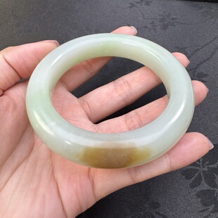 新疆和田玉且末蓝糖带翠手镯内径56mm泥鳅背镯油润细腻带证书