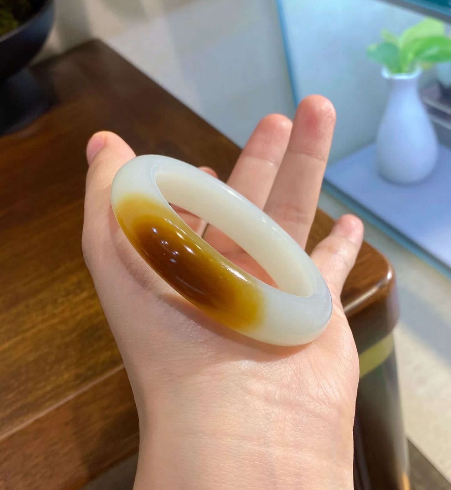 新疆和田玉且末糖手镯宽版泥鳅背镯油润细腻带证书