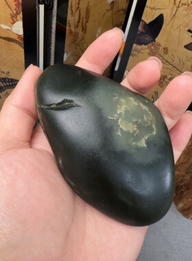 籽料黑青原石手把件独籽老料带皮油润重251克带证书