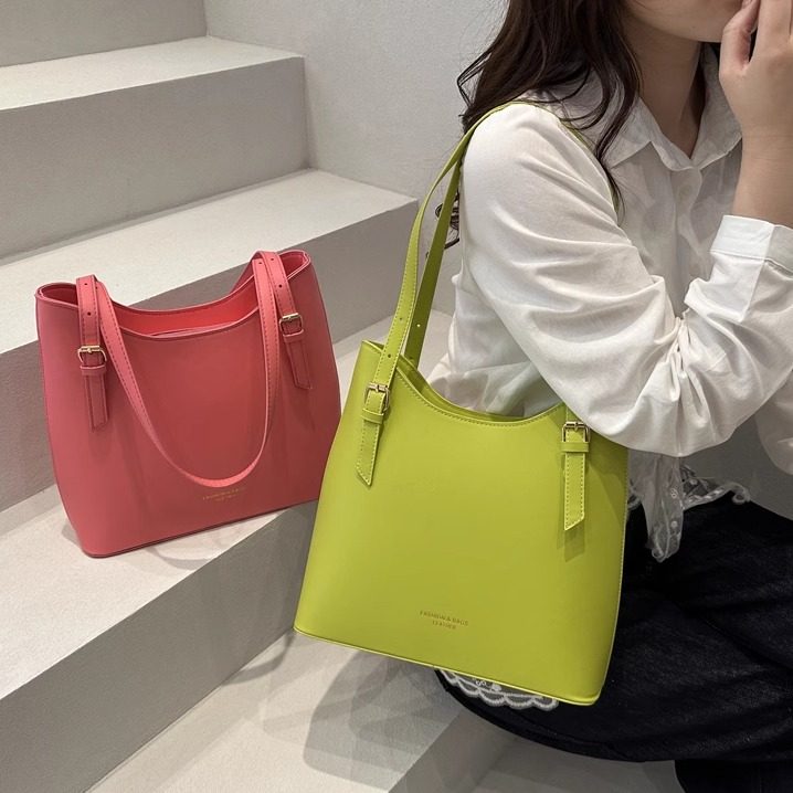 托特包女2025新款春夏时尚百搭通勤大容量水桶包腋下包单肩包包女,箱包皮具/热销女包/男包,水桶包,淘宝优惠券,粉丝福利购,淘宝优惠卷