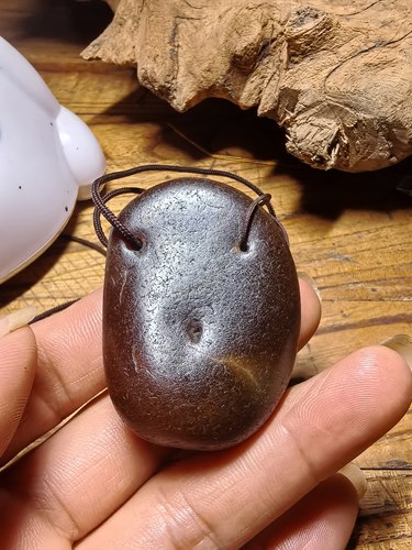 马达加斯天然玛瑙原石籽料天然孔造型独特象形童子