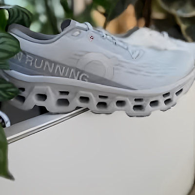 代购On昂跑 Cloudmonster 3男士低帮跑步鞋 缓震高回弹力轻松舒适