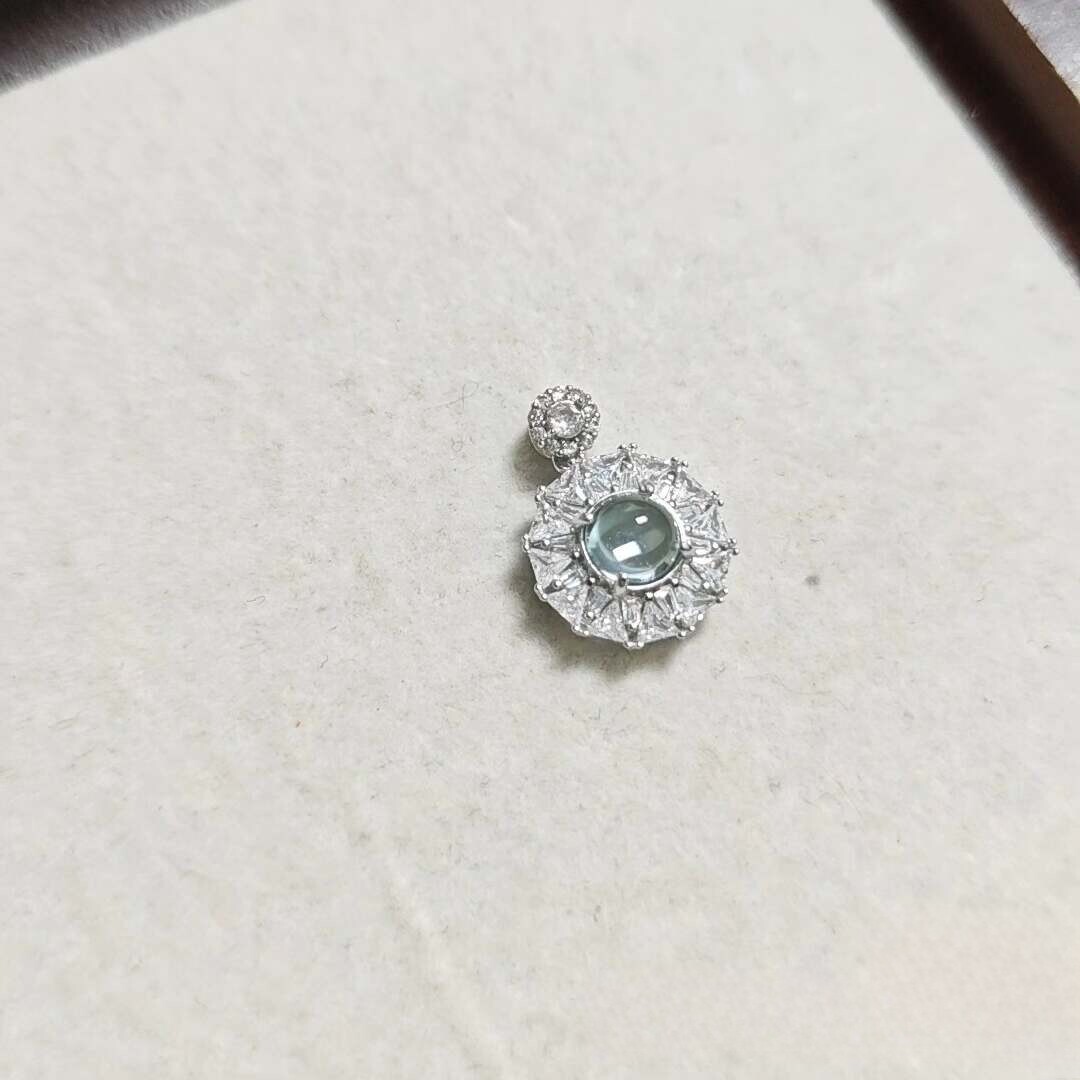 天然蓝托帕石吊坠925银豪华镶嵌太阳花设计小灯泡冰蓝圆蛋面项链