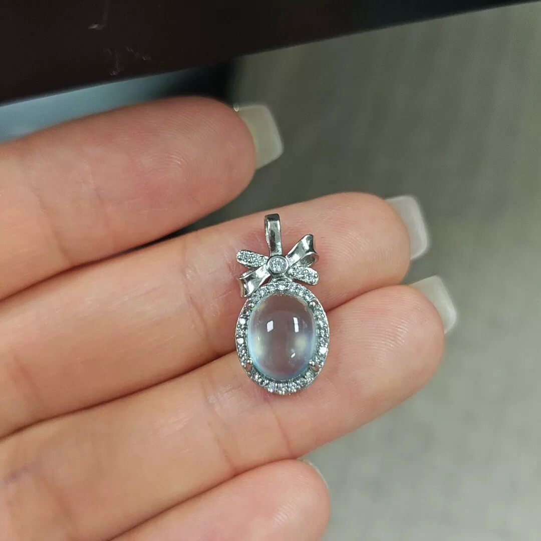 天然岫玉天青冻925银吊坠蝴蝶