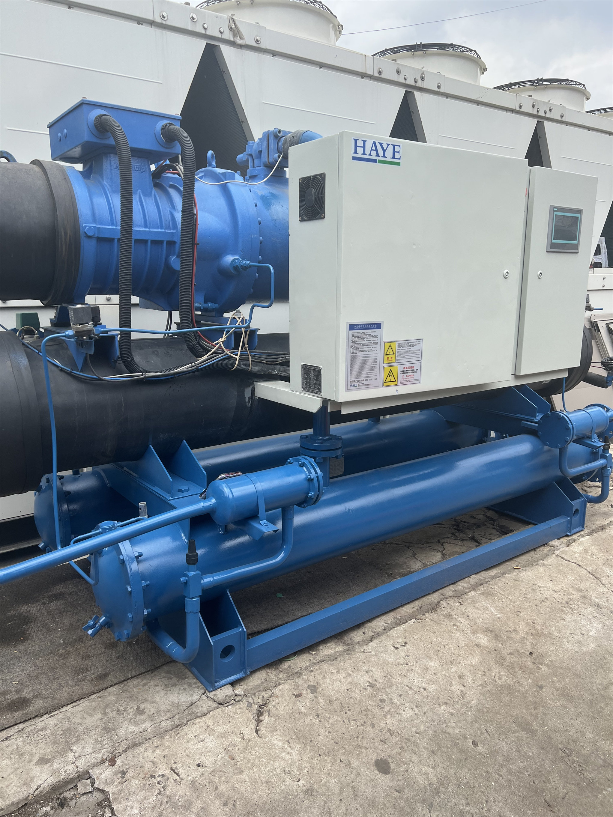 170rt双机头二手瀚艺水冷螺杆机组冷水机制冷冷冻机组597kw