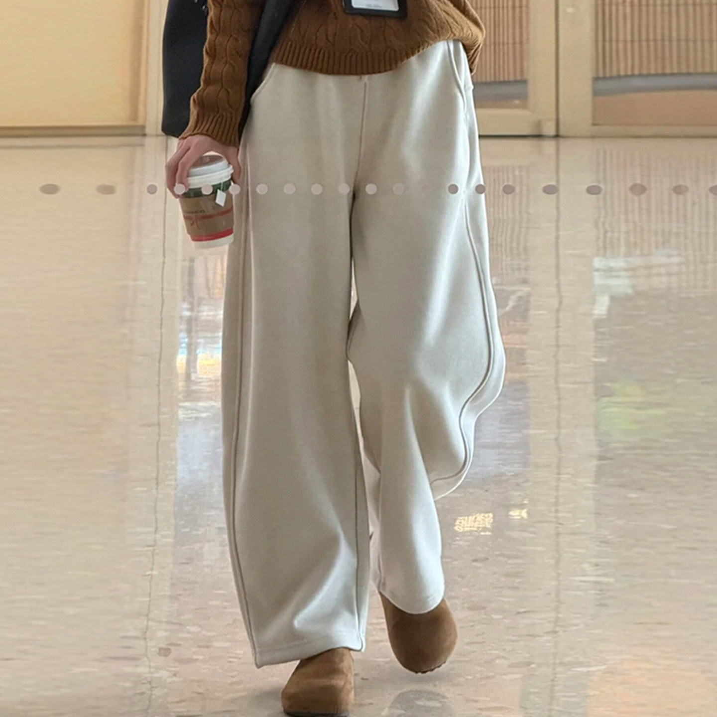 杏色休闲运动卫裤女大码春季2026新款胖妹妹mm宽松显瘦直筒阔腿裤