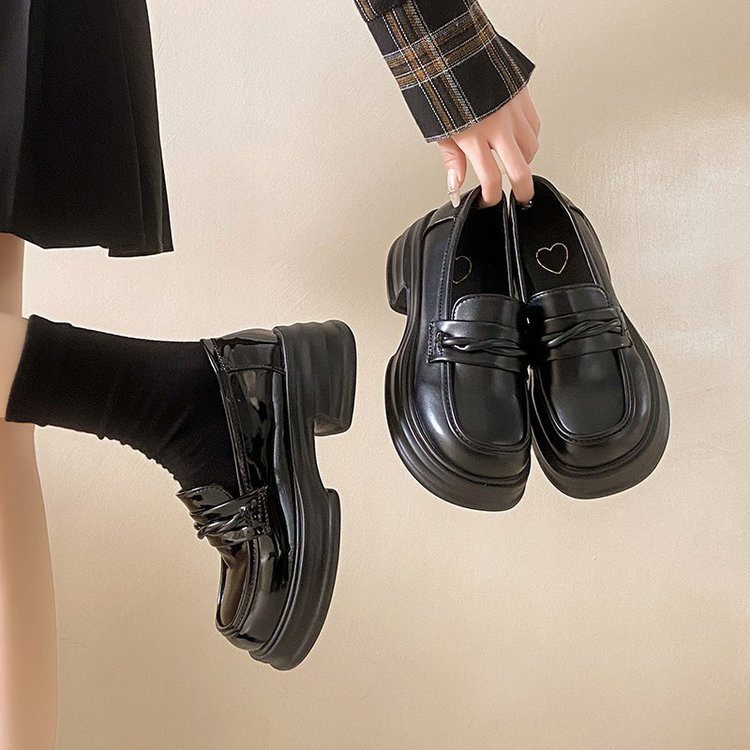 2025秋季新款复古一脚蹬jk小皮鞋时尚圆头单鞋英伦风黑色乐福鞋女