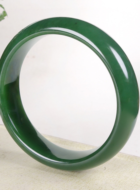 天然和田碧玉菠菜绿女款玉镯