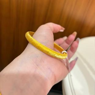 复古丝绒卡扣手镯实心仿真黄金沙金拉丝斜纹卡扣镯子送女朋友礼物