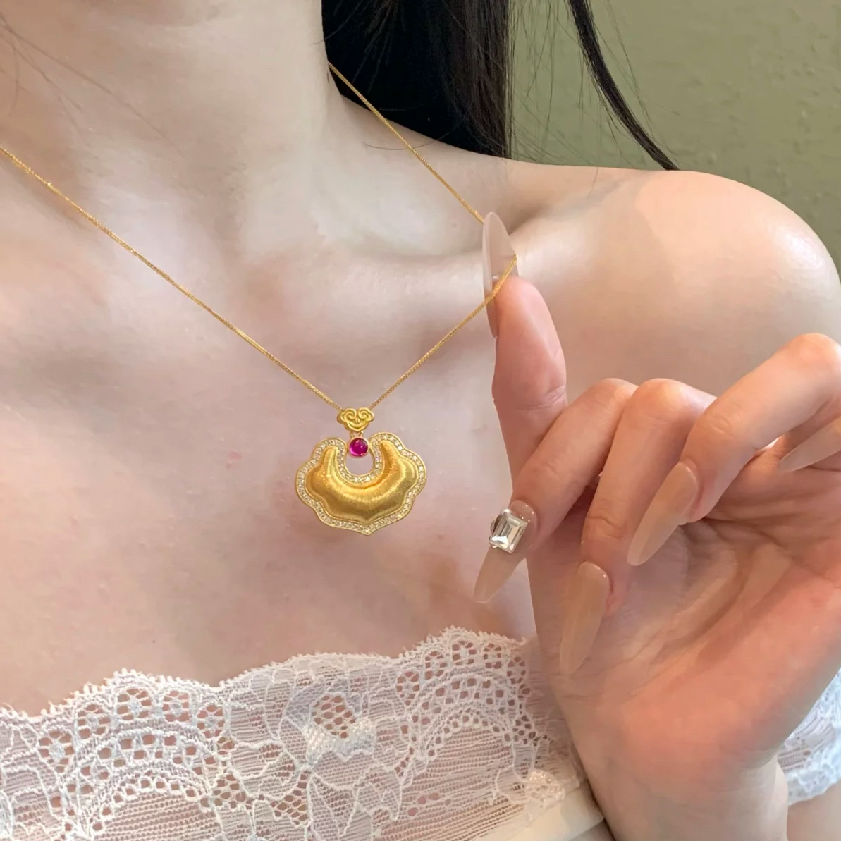 点钻拉丝如意锁沙金吊坠平安祥云项链新中式仿真黄金锁骨链送女友