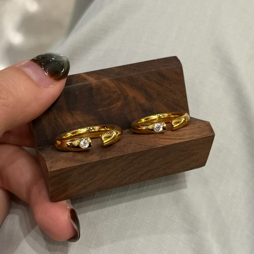 点钻亮面素圈沙金戒指仿真黄金泥鳅背简约指环轻奢开口送女友对戒