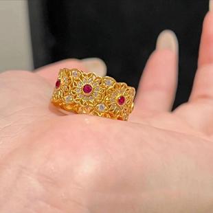 黄金色沙金戒指镂空花丝玫红镶钻玫瑰花窗花轻奢新中式闭开口指环