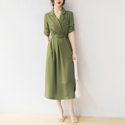 高级感大牌绿色西装领连衣裙
