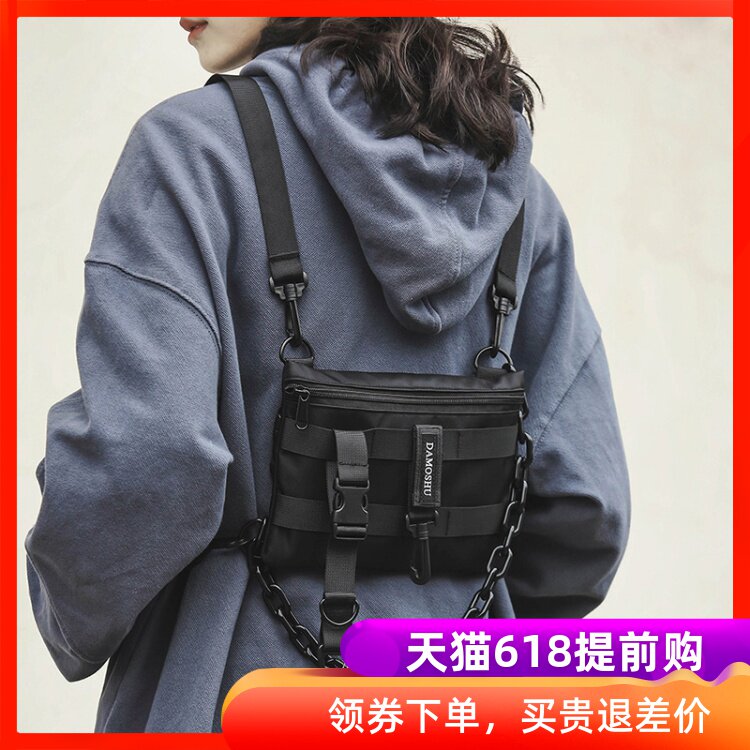 日系工装马甲包斜挎包男潮牌嘻哈百搭战术机能胸包运动腰包女挎包