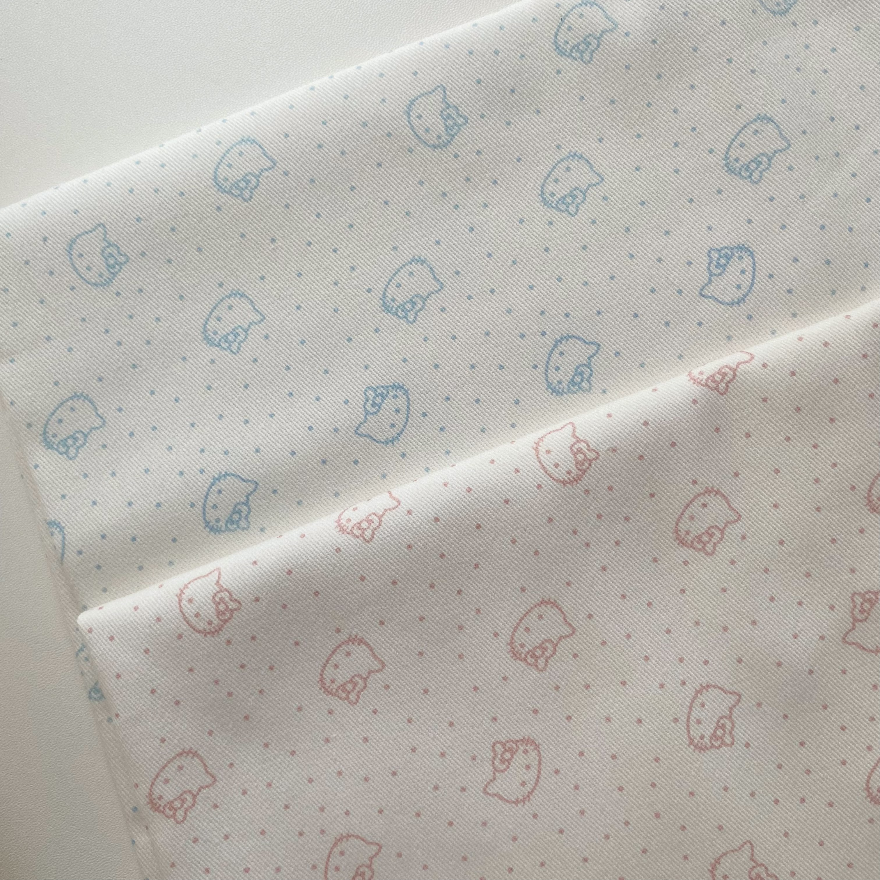 21支斜纹纯棉棉布粉色卡通猫咪diy衬衣发圈家居手作面料