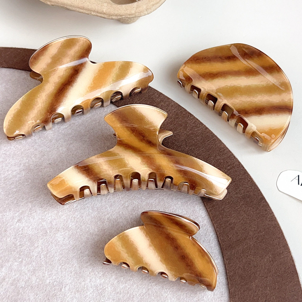 秋冬棕色仿木纹抓夹复古发夹高级感气质大号后脑勺盘发抓鲨鱼夹女,饰品/流行首饰/时尚饰品新,民族风发饰,淘宝优惠券,粉丝福利购,淘宝优惠卷