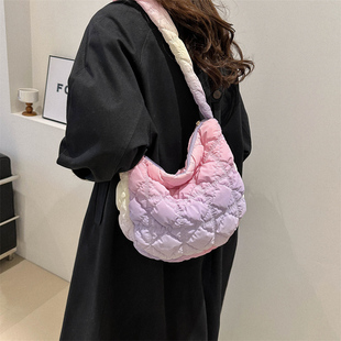 小众设计包包女2023新款cos云朵包泡芙褶皱单肩斜挎包洋气饺子包