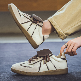冬季 2025新款 个性 平底休闲经典 真皮板鞋 男生潮鞋 男网红复古德训鞋