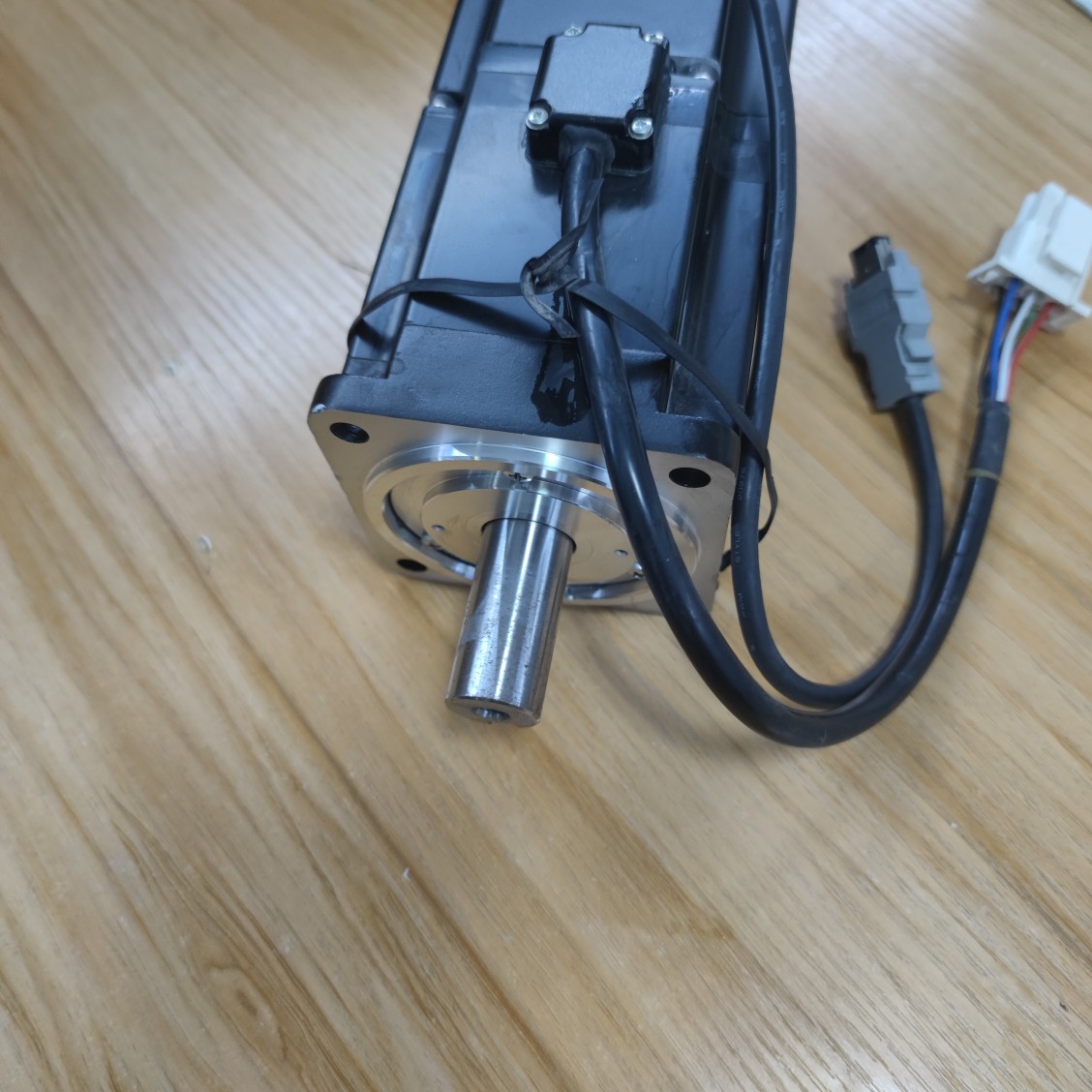 SGMAH-08AAA2C SGMAH-08AAA21  安川伺服马达 750瓦 原装正品