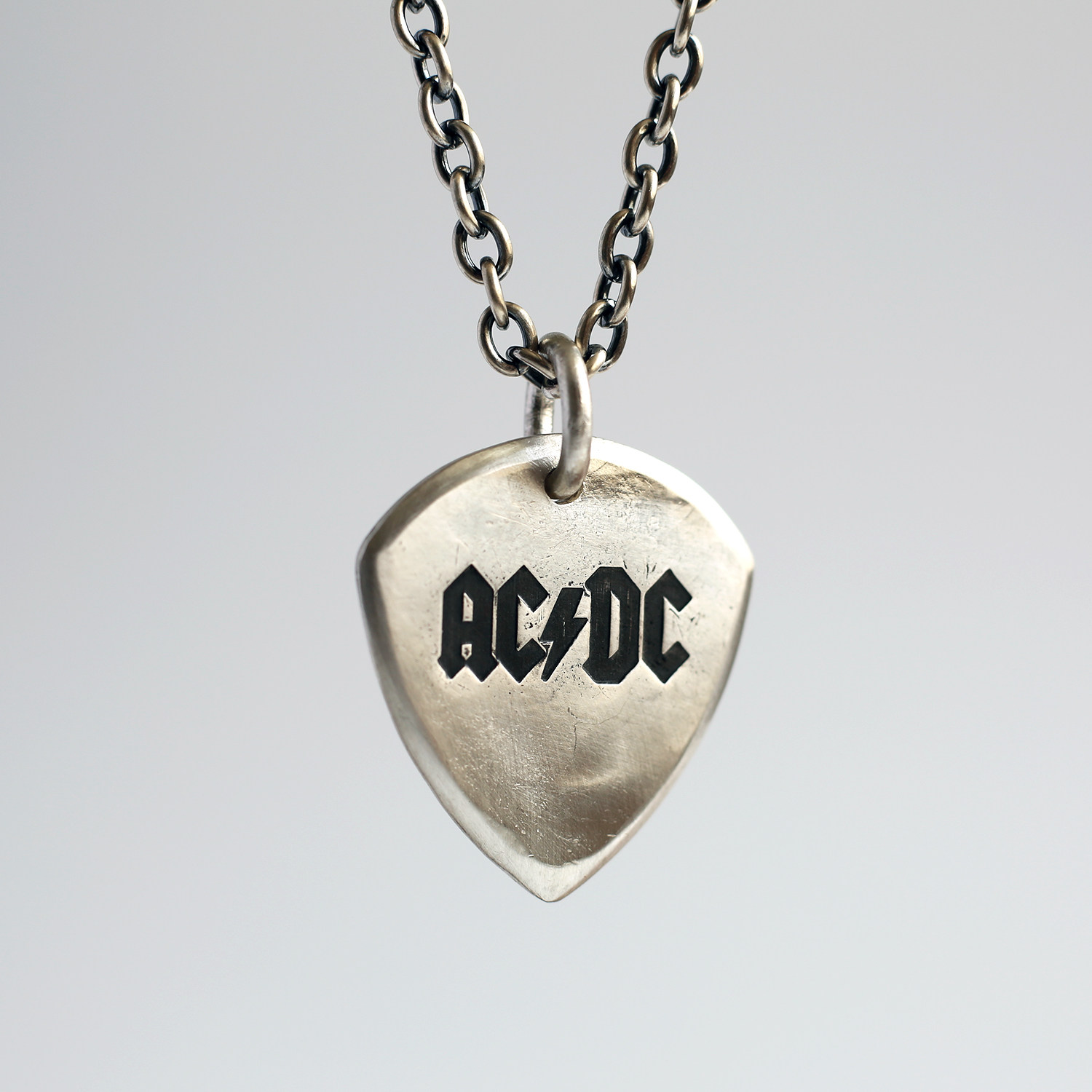AC/DC 摇滚金属乐队999纯银吉他拨片手工项链  个性朋克足银吊坠