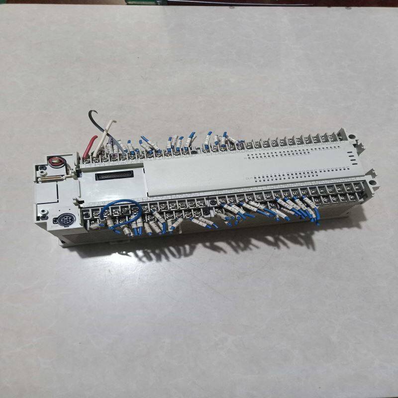 PLC可编程控制器FX2N-80MT-ESS/UL 拆机实图