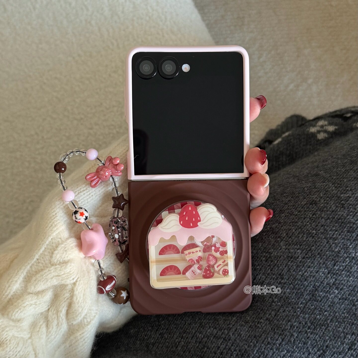 可爱草莓蛋糕磁吸支架适用小米Mixflip2手机壳三星ZFLIP7/6/5华为purax硬壳pocket保护套OPPOn3flip荣耀Vflip