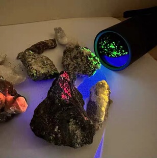 UVC深紫光5W大功率255/295/310/254白钨矿灯18650手电筒荧光石头
