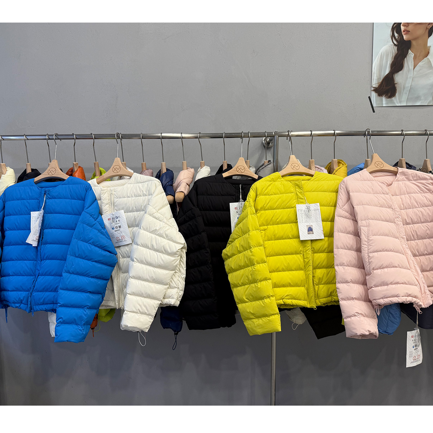 韩系排骨款轻薄羽绒服女短款圆领