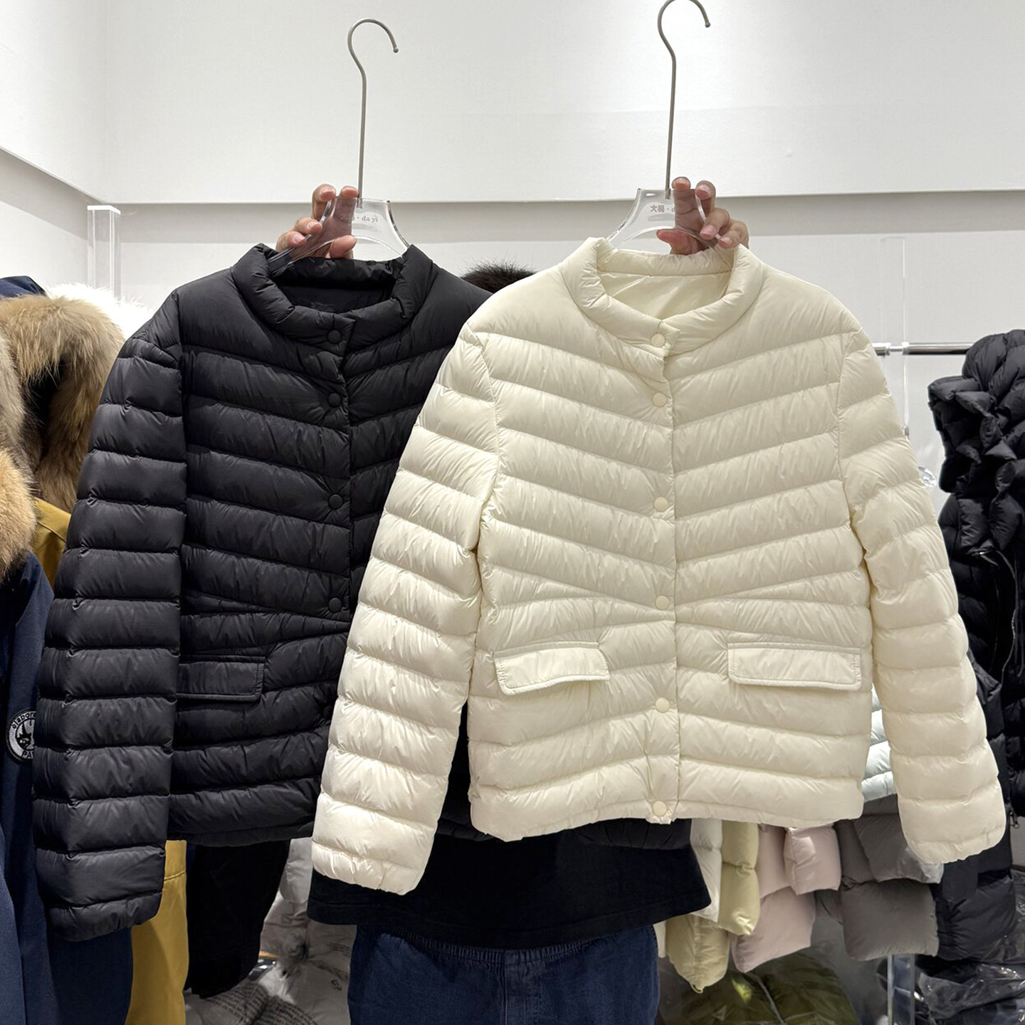 三星90白鸭绒轻薄羽绒服女短款