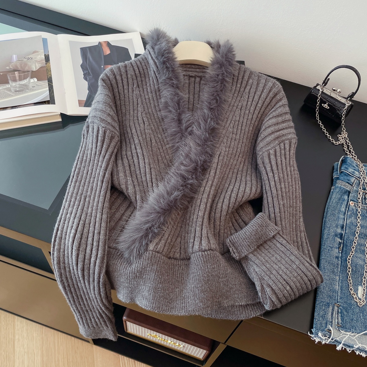 十三行毛毛拼接v领性感毛衣女秋冬新款辣妹外穿显瘦百搭针织上衣